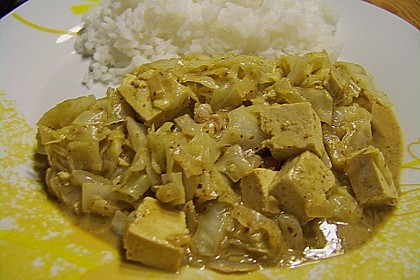 Spitzkohl mit Tofu und Erdnusssauce 1