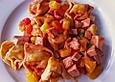 Tortellinisalat mit Hot - Chilisauce