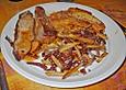 Putenoberkeulenbraten mit Mangosauce und Kartoffelst&auml;bchen mit Speck und Zwiebeln