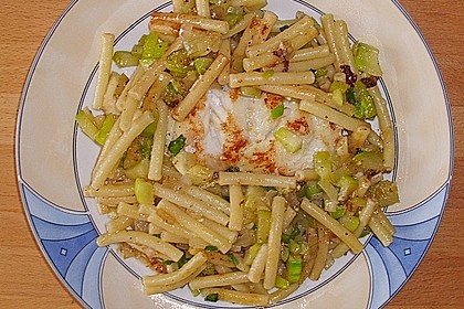 Nudeln mit Zucchini und Thunfisch