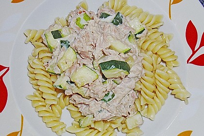 Nudeln mit Zucchini und Thunfisch 1