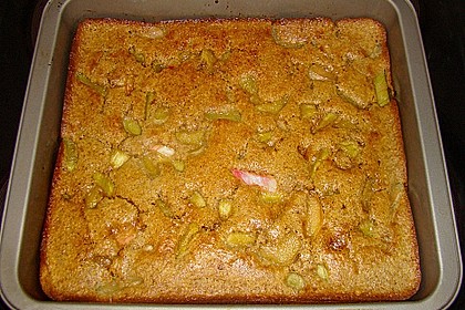 Rhabarber - Blechkuchen mit Zimtzucker - Streuseln und Milchguss 2