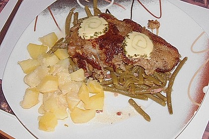 Mit Ziegenk&auml;se &uuml;berbackenes Entrec&ocirc;te an Pfeffersauce, gr&uuml;nen Bohnen und Kartoffelecken 2