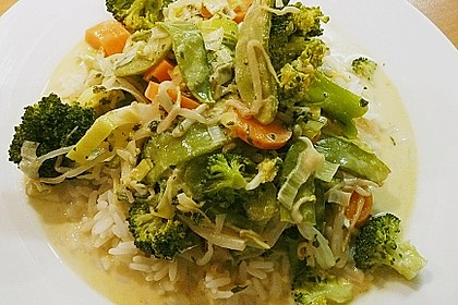 Gem&uuml;se mit Currysauce