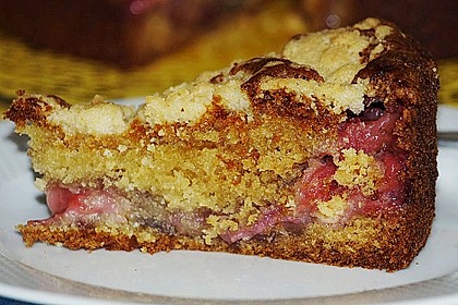 Streuselkuchen mit Erdbeer - Rhabarber - F&uuml;llung