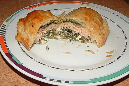 Blätterteigpäckchen mit Lachs, Schafskäse und Spinat 7