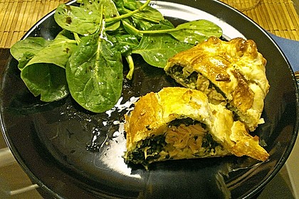 Blätterteigpäckchen mit Lachs, Schafskäse und Spinat 8