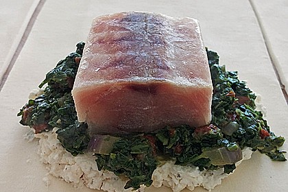 Blätterteigpäckchen mit Lachs, Schafskäse und Spinat 17