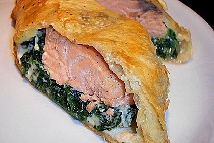 Blätterteigpäckchen mit Lachs, Schafskäse und Spinat 1