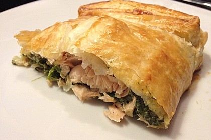 Blätterteigpäckchen mit Lachs, Schafskäse und Spinat 2