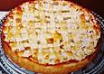 Apfelkuchen aus Hefeteig mit Gittern