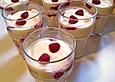 Bayrische Creme mit Himbeermark und L&ouml;ffelbiskuits
