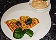 Pikante Kartoffelwaffeln mit Dip