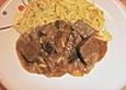 Hirschgulasch mit Pflaumen