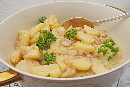 Warmer dänischer Kartoffelsalat