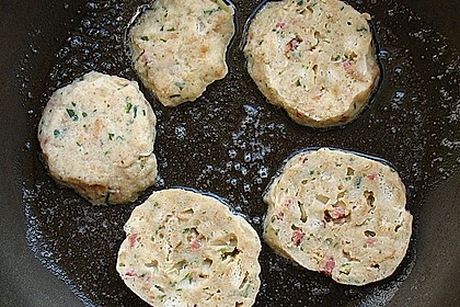 Ger&ouml;stete Semmelkn&ouml;del 4