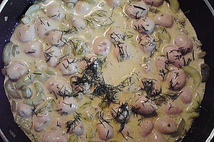 Schmorgurkenpfanne mit Bratkl&ouml;&szlig;chen 2