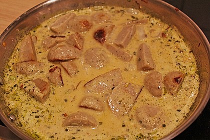 Schmorgurkenpfanne mit Bratkl&ouml;&szlig;chen 3