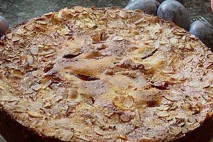Zwetschgenkuchen mit Sahne - Mandelguss 8
