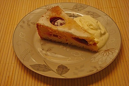 Zwetschgenkuchen mit Sahne - Mandelguss 20