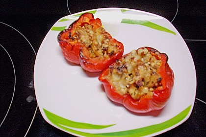 Gef&uuml;llte Paprika mit Huhn und H&uuml;ttenk&auml;se