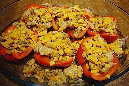 Gef&uuml;llte Paprika mit Huhn und H&uuml;ttenk&auml;se 2