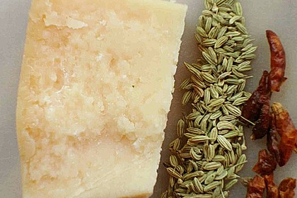 W&uuml;rzige Parmesanchips