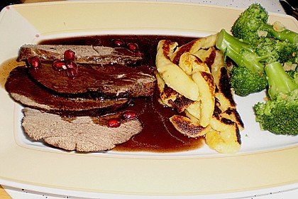 Rehkeule in Granatapfelsauce mit Schupfnudeln und Brokkoli 5