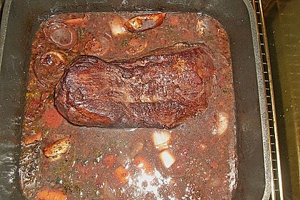 Rehkeule in Granatapfelsauce mit Schupfnudeln und Brokkoli 9