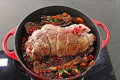 Rehkeule in Granatapfelsauce mit Schupfnudeln und Brokkoli 2