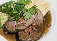 Rehkeule in Granatapfelsauce mit Schupfnudeln und Brokkoli
