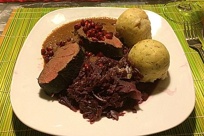 Rehkeule in Granatapfelsauce mit Schupfnudeln und Brokkoli 4