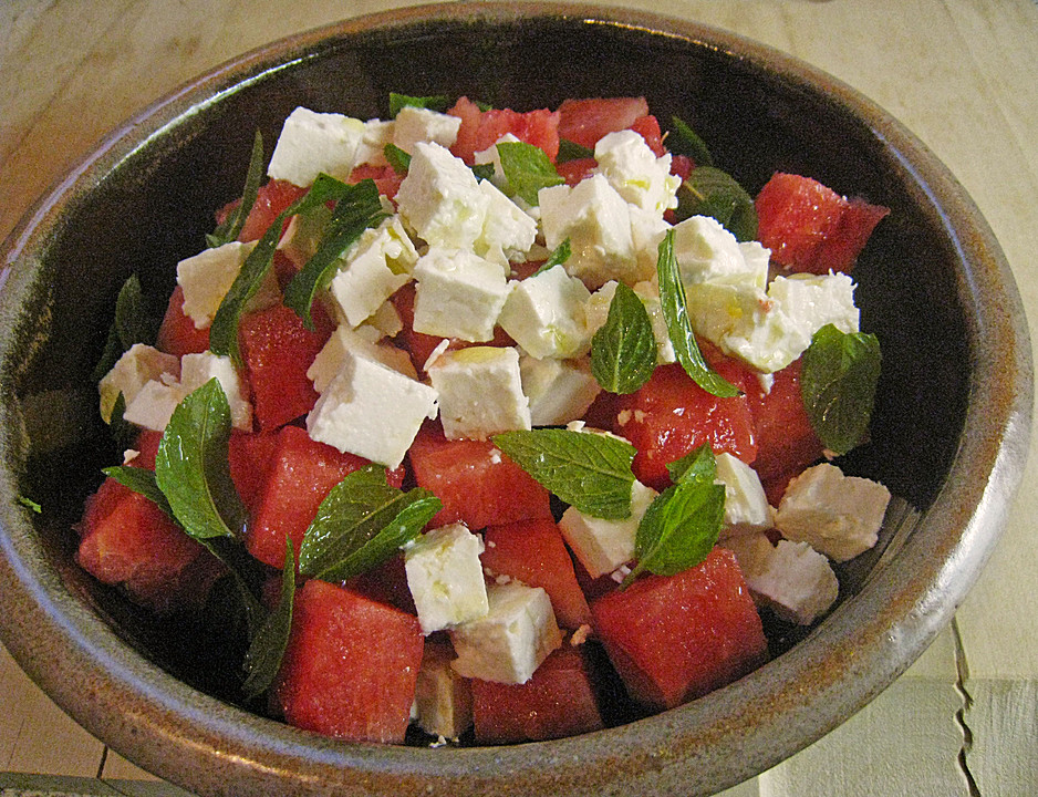 Wassermelonen - Salat mit Schafskäse und Minze (Rezept mit Bild ...
