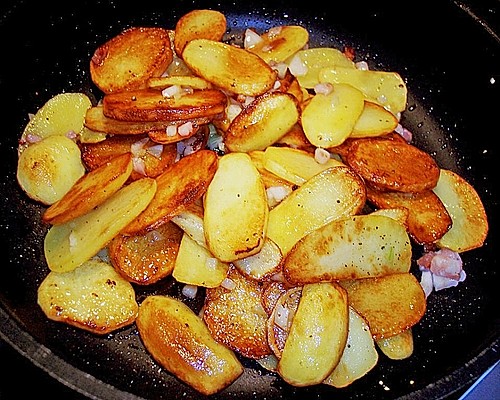 Bratkartoffeln mit Zwiebeln und Speck (Rezept mit Bild) | Chefkoch.de