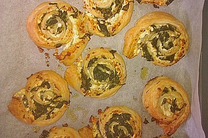 Blätterteig-Spinat-Schnecken 49