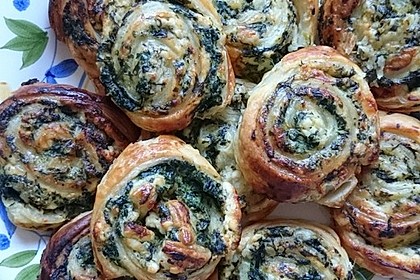 Blätterteig-Spinat-Schnecken 24