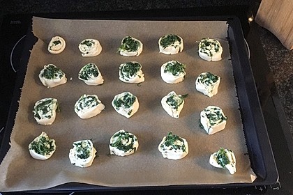 Blätterteig-Spinat-Schnecken 36