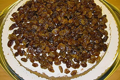 Oma Lisas wunderbare Rum - Rosinen - Torte 2