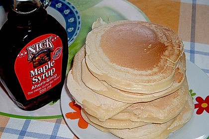 American Pancakes mit Ahornsirup 1