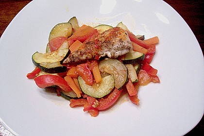 H&uuml;hnerbrustfilet mit Gem&uuml;se in der Folie gegart 2