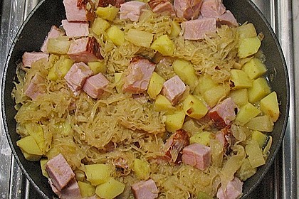 Sauerkraut - Kasseler - Kartoffel - Pfanne mit Ananas 3