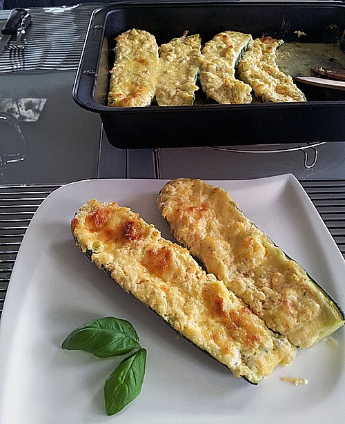 Zucchini - gefüllt und überbacken (Rezept mit Bild) | Chefkoch.de