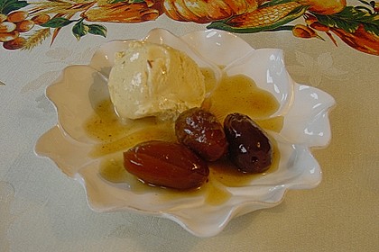 Datteln in weißem Rum