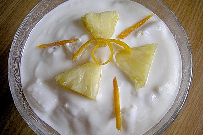 Honigcreme mit Ananas