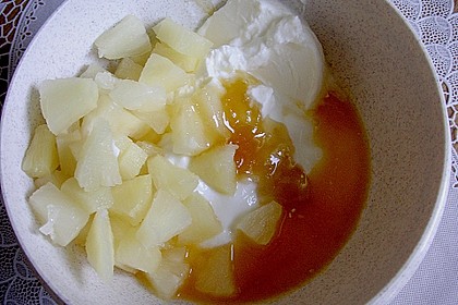 Honigcreme mit Ananas 1