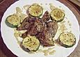 Ger&ouml;stete Leber mit gebratenen Zucchinischeiben