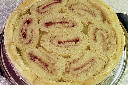 Nussbiskuit - Rouladen  - Apfelkuchen