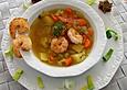 Gem&uuml;sesuppe mit Garnelen