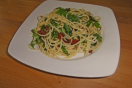 Spaghetti - Rucola - Salat 1