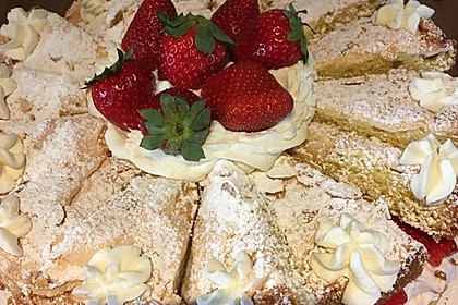 Schneemousse-Erdbeertorte 51